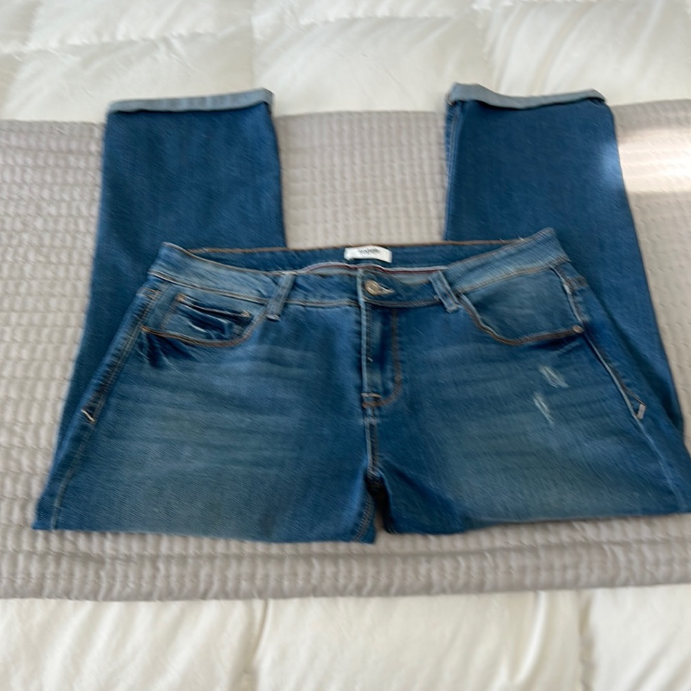Distressed, capri jeans by Kensie size 12 - Picture 4 of 4
